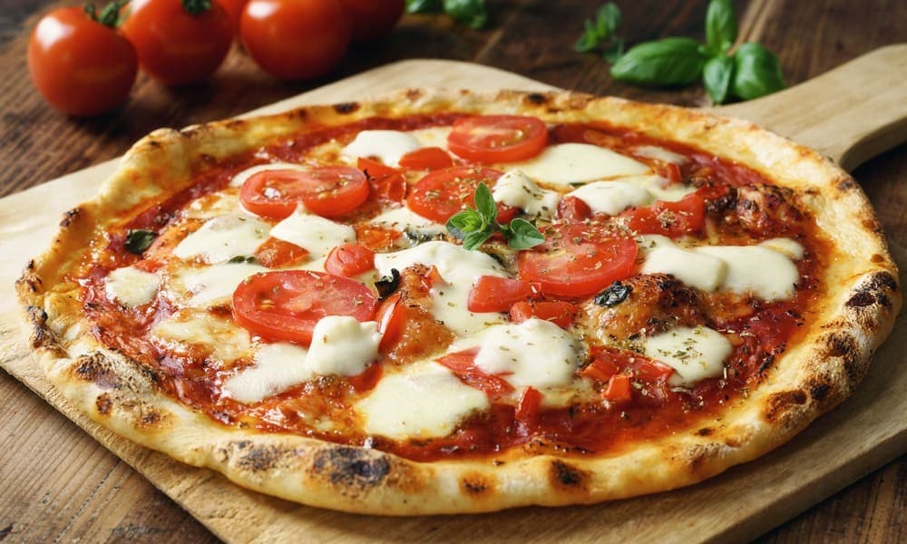 How Extra Virgin Olive Oil Makes Pizza Taste Better & More Healthy